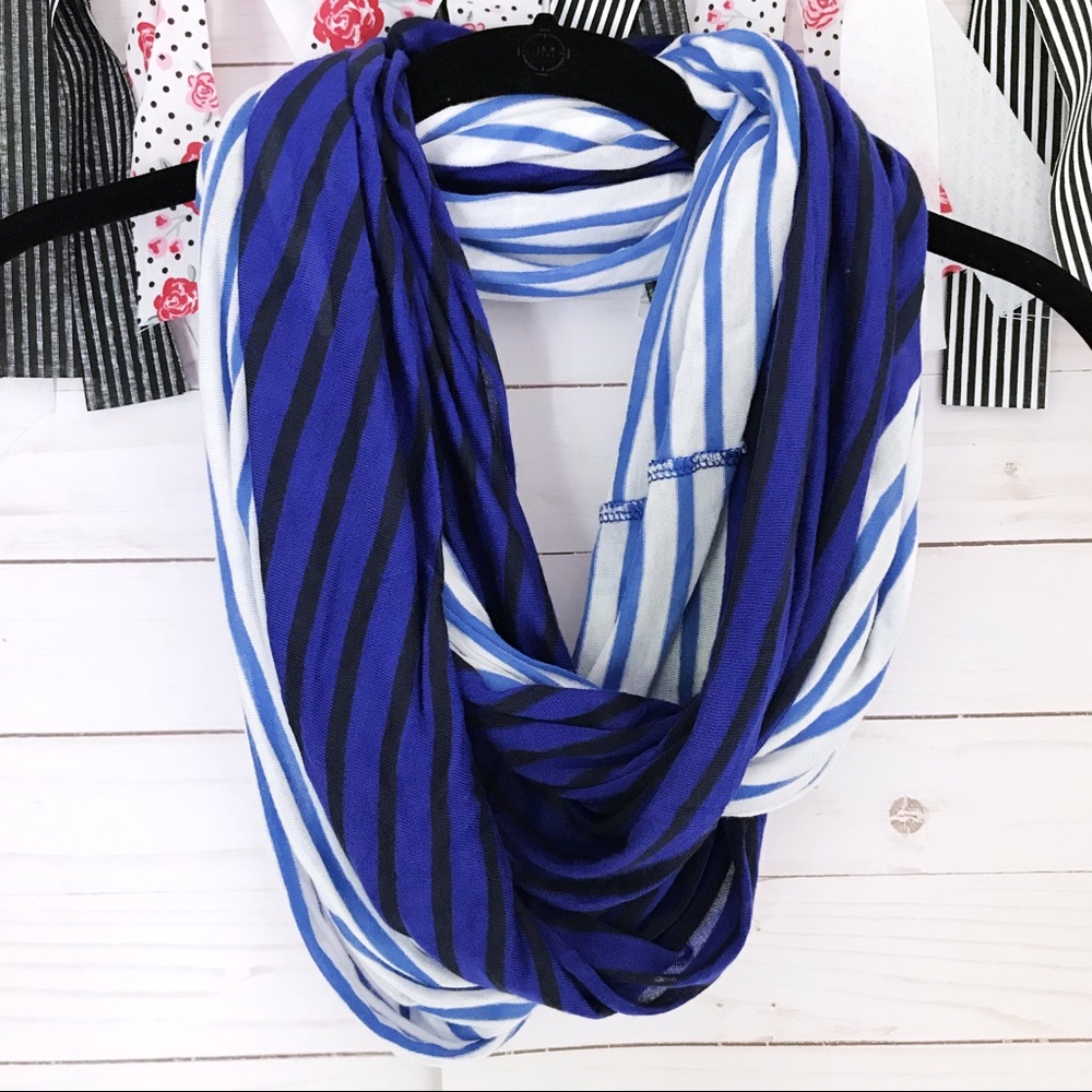 Gap Infinity Scarf | Black, White and Blue Stripe